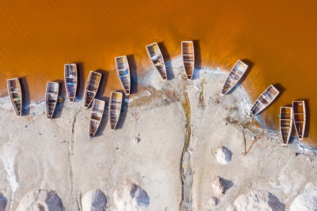 Lac Rose, Senegal. Credit: Curioso Photography via Unsplash